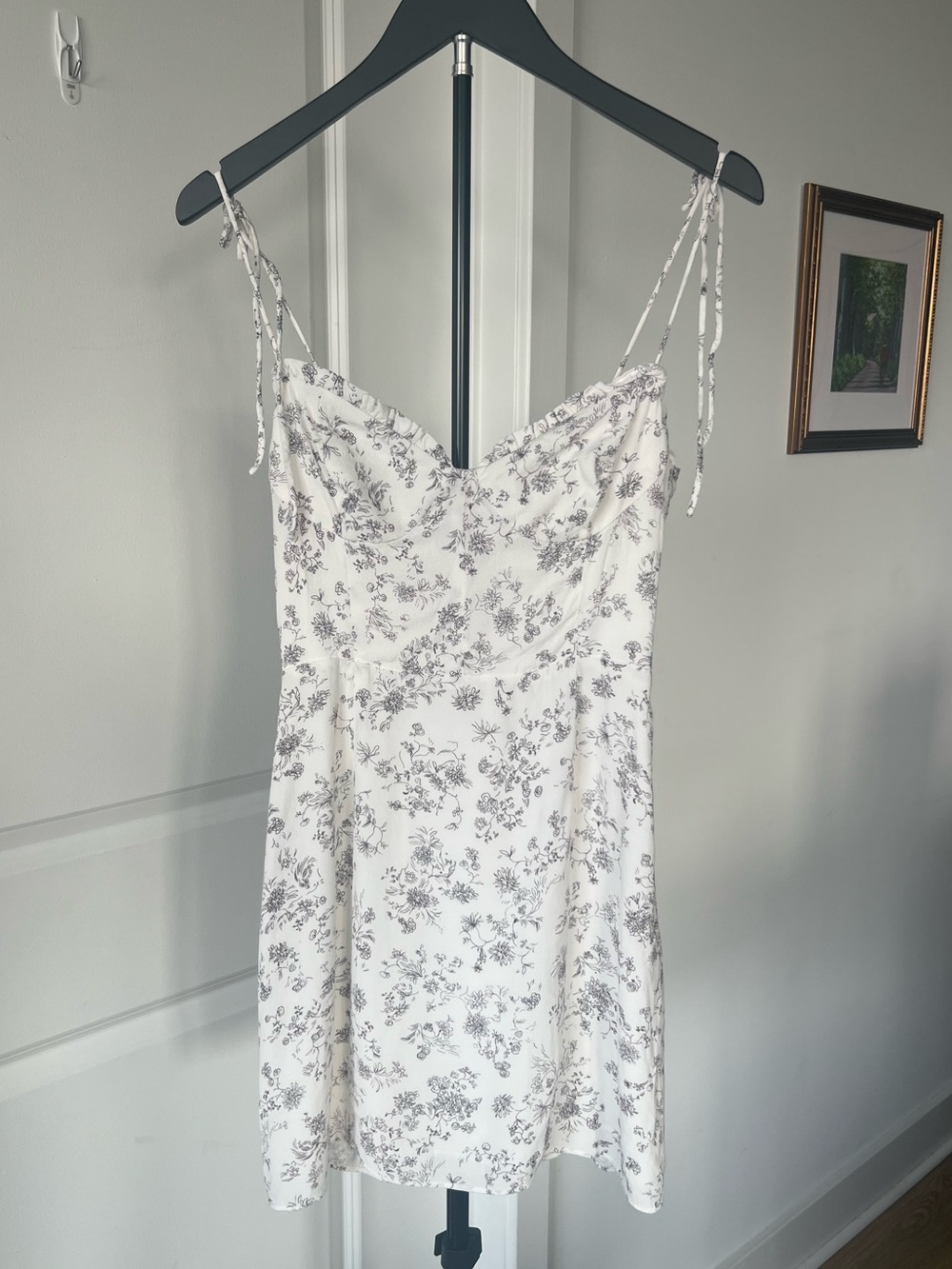 Aritzia Wilfred Fable Floral Bustier Mini Dress (White Floral) - Size S